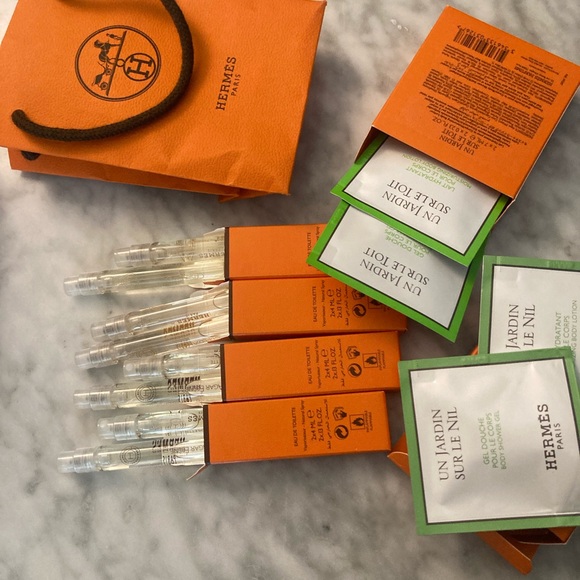 Never used.  Hermes set.  Gift bag included - Picture 2 of 5